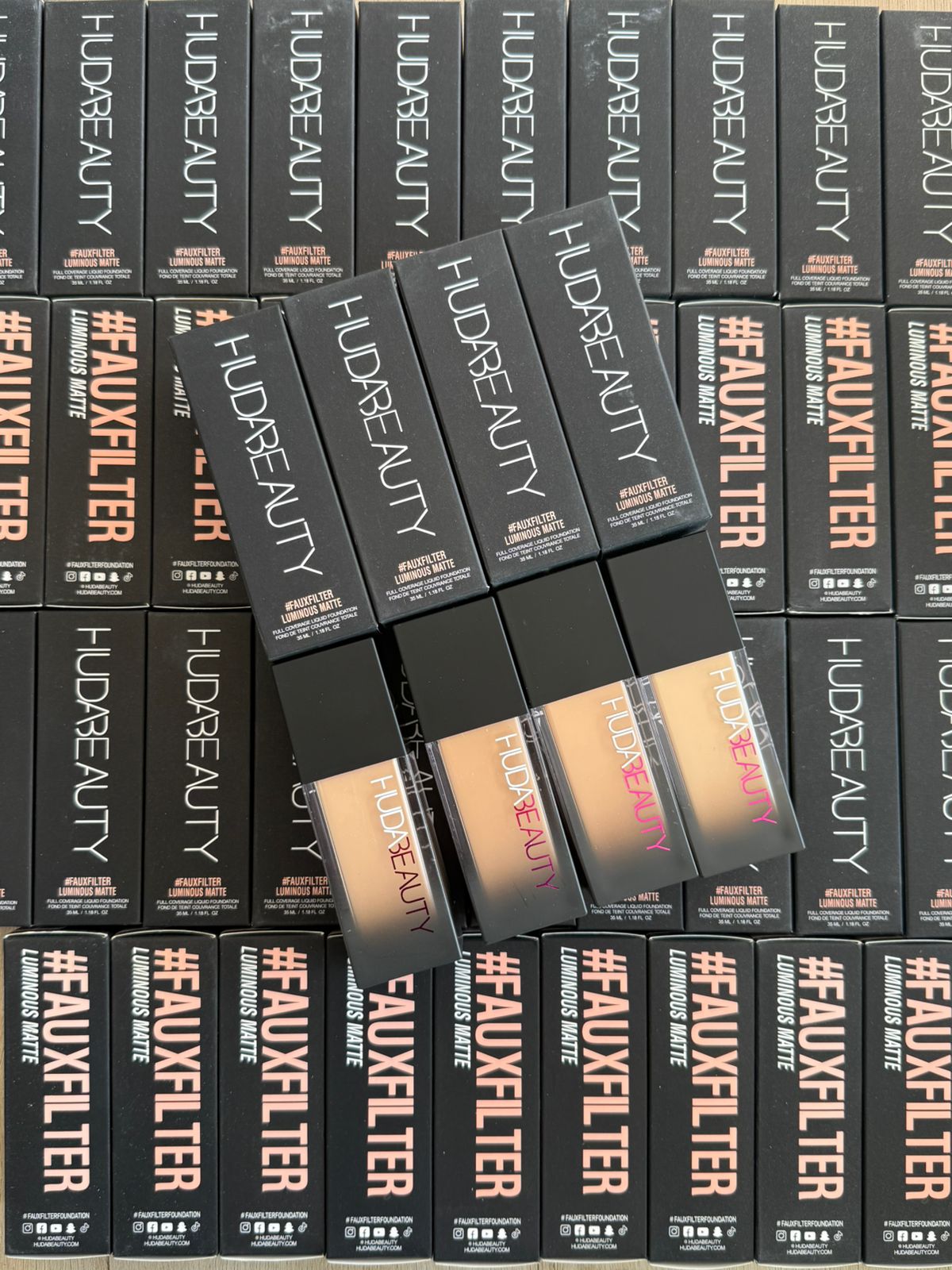 Huda Beauty Fauxfilter Foundation