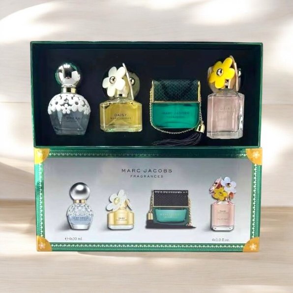 MARC JACOBS New Perfume Giftset  30ml x 4