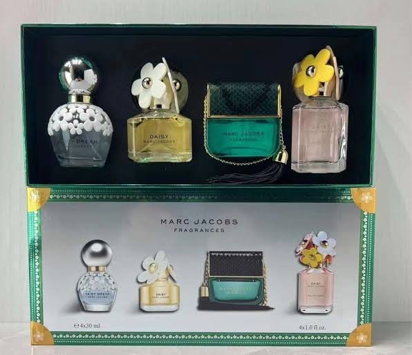 MARC JACOBS New Perfume Giftset  30ml x 4